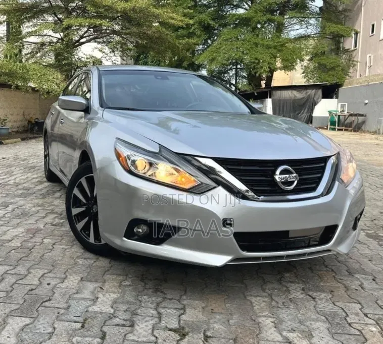 Nissan Altima 2018 Silver