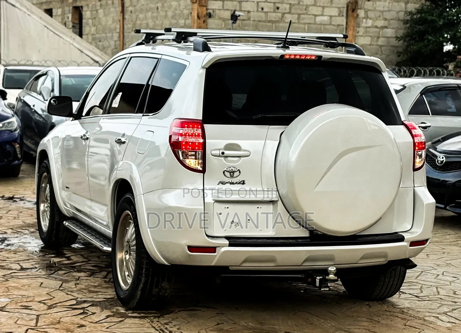 Toyota RAV4 2012 White