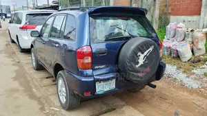 Toyota RAV4 2004 Blue