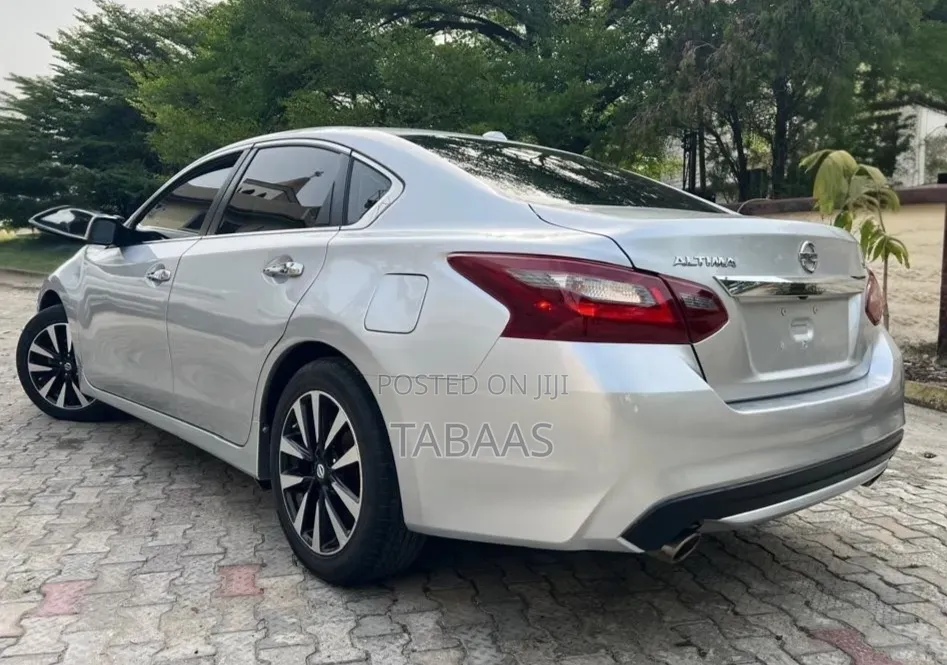 Nissan Altima 2018 Silver