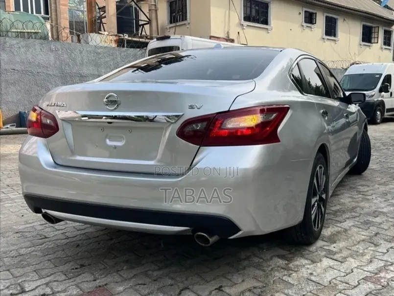 Nissan Altima 2018 Silver
