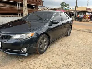 Toyota Camry SE 4dr Sedan (2.5L 4cyl 6A) 2013 Gray