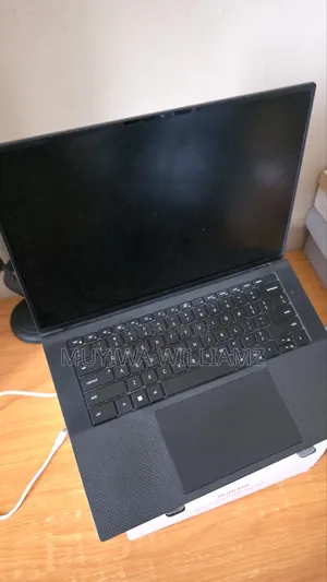 Laptop Dell Precision 5560 32GB Intel Core i5 SSD 500GB