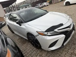 Toyota Camry XSE V6 FWD (3.5L 6cyl 8AM) 2018 White