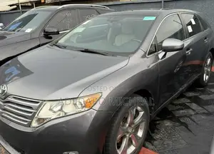 Toyota Venza V6 AWD 2011 Gray