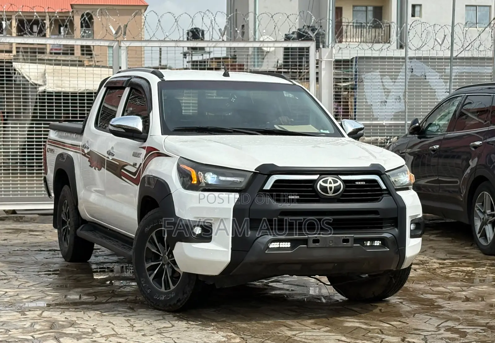 Toyota Hilux 2006 White