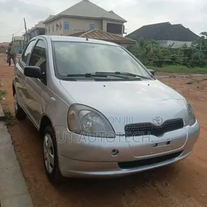 Toyota Yaris 1.4 2002 Silver