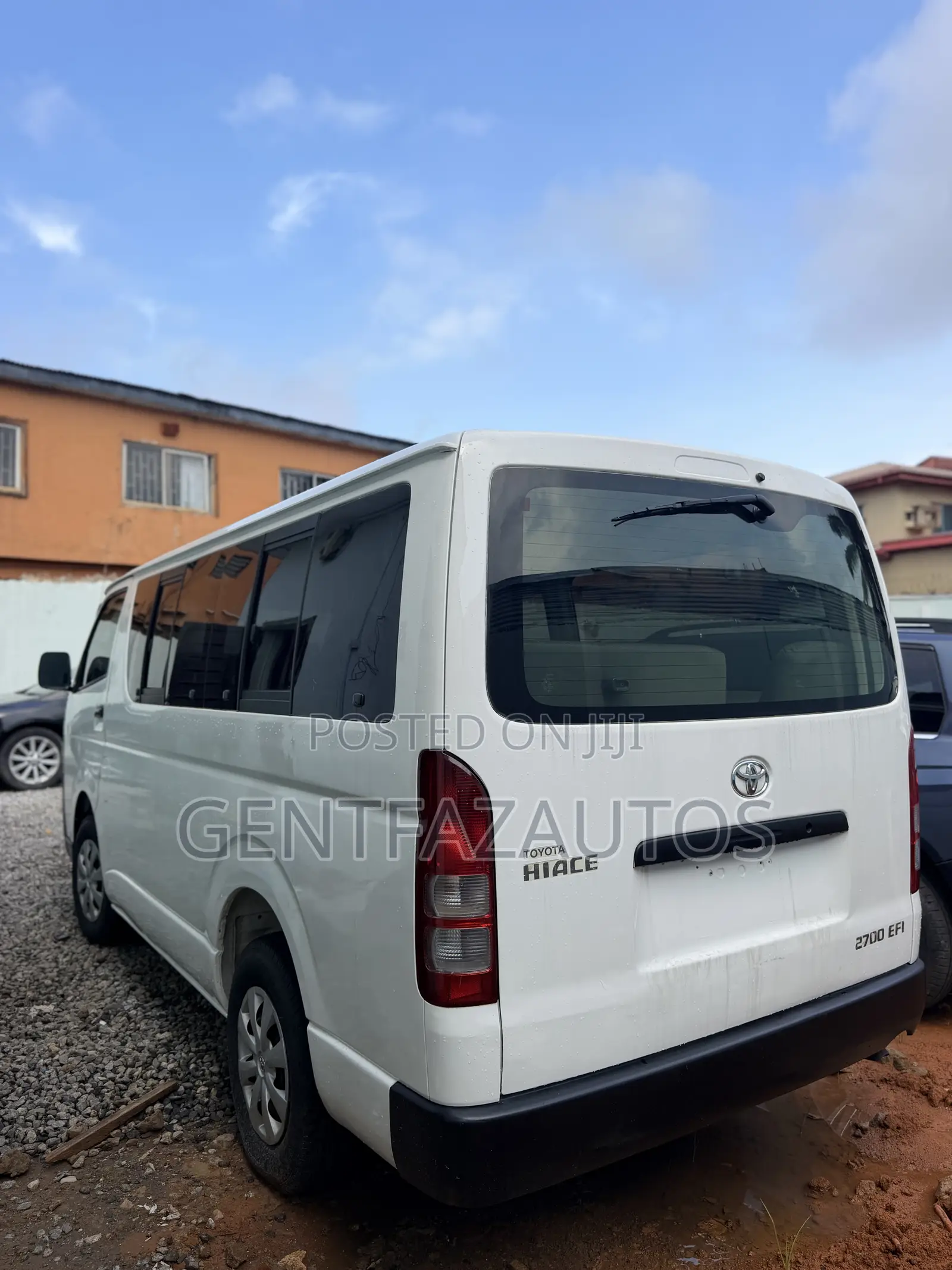 Toyota HiAce 2013 White