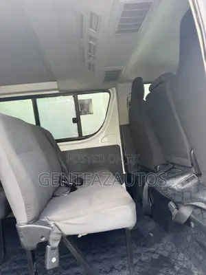 Toyota HiAce 2013 White