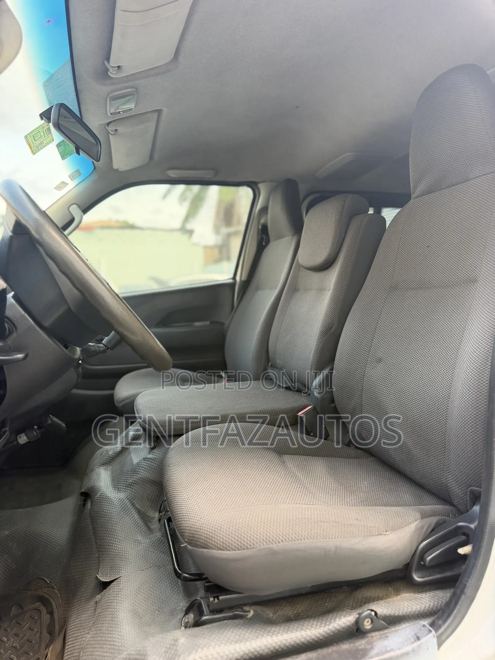 Toyota HiAce 2013 White