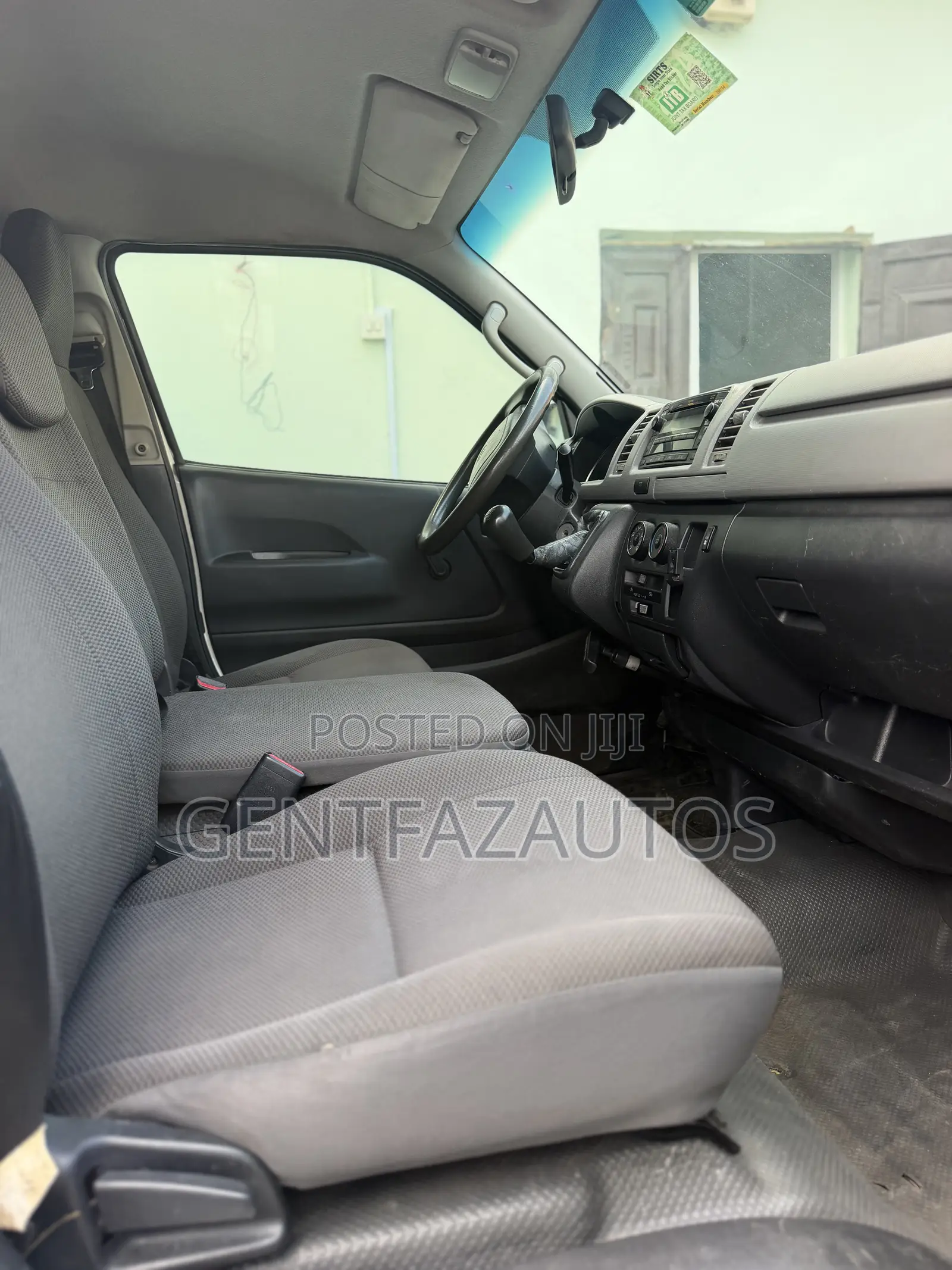 Toyota HiAce 2013 White