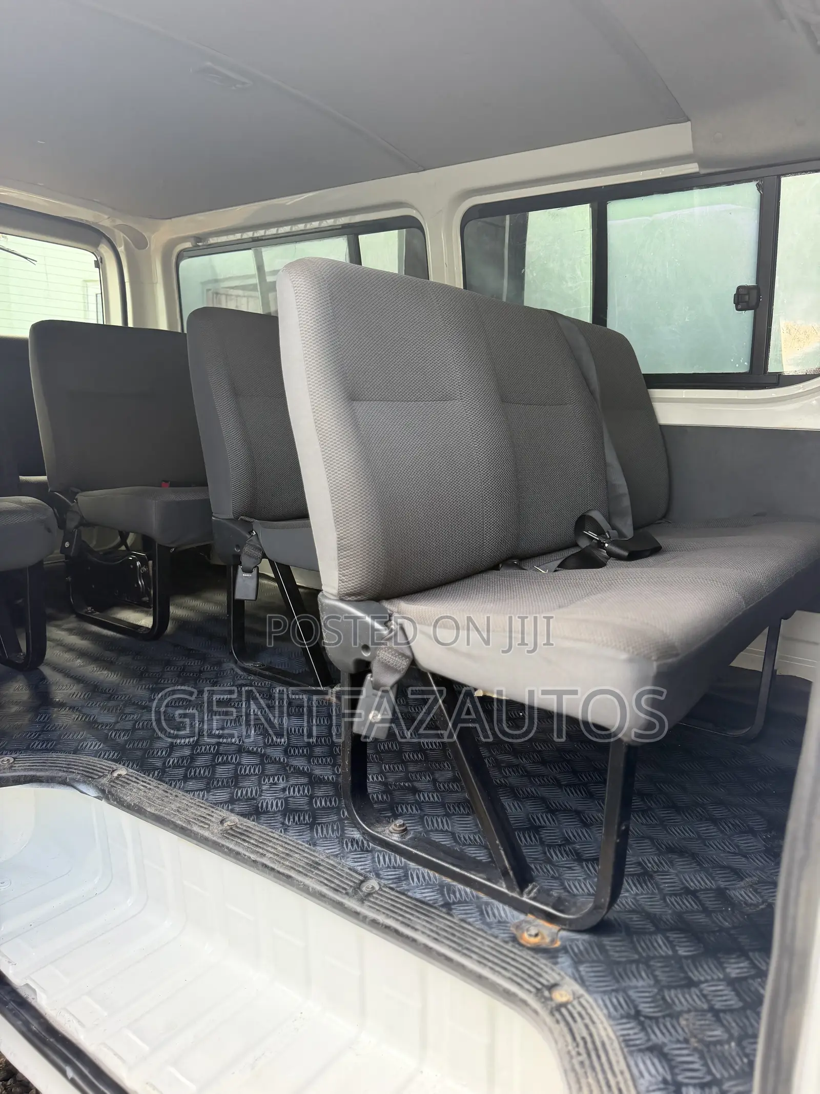 Toyota HiAce 2013 White