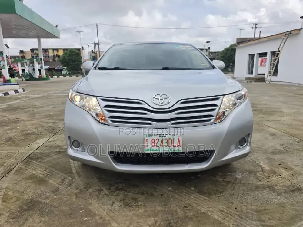 Toyota Venza 2010 Silver