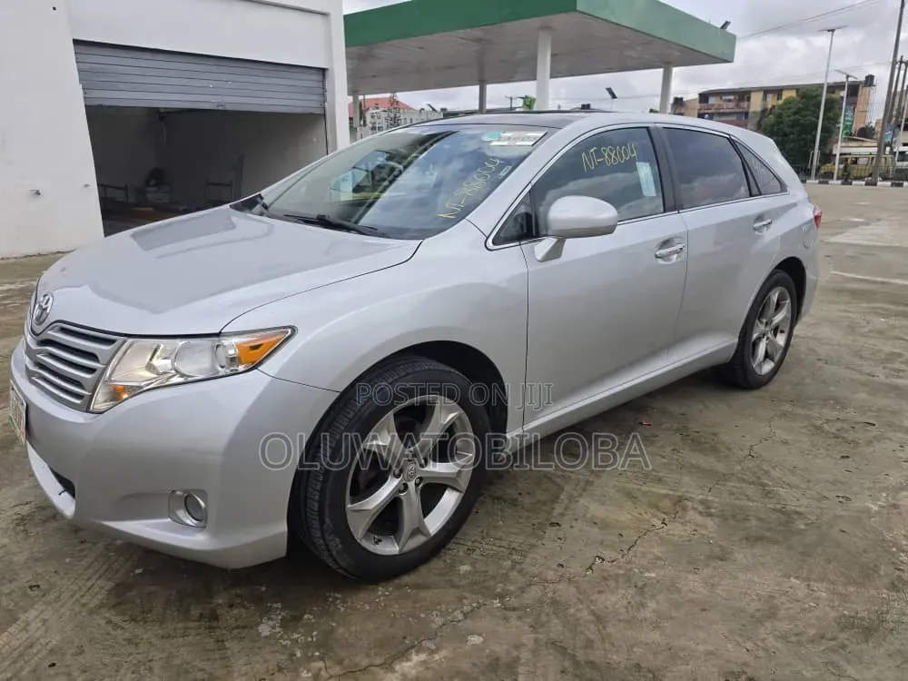 Toyota Venza 2010 Silver