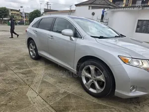 Toyota Venza 2010 Silver