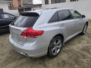 Toyota Venza 2010 Silver