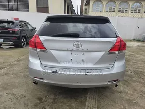 Toyota Venza 2010 Silver