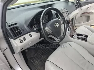 Toyota Venza 2010 Silver