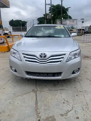 Toyota Camry LE 4dr Sedan (2.5L 4cyl 6AM) 2010 Silver