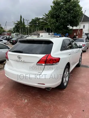 Toyota Venza 2011 White