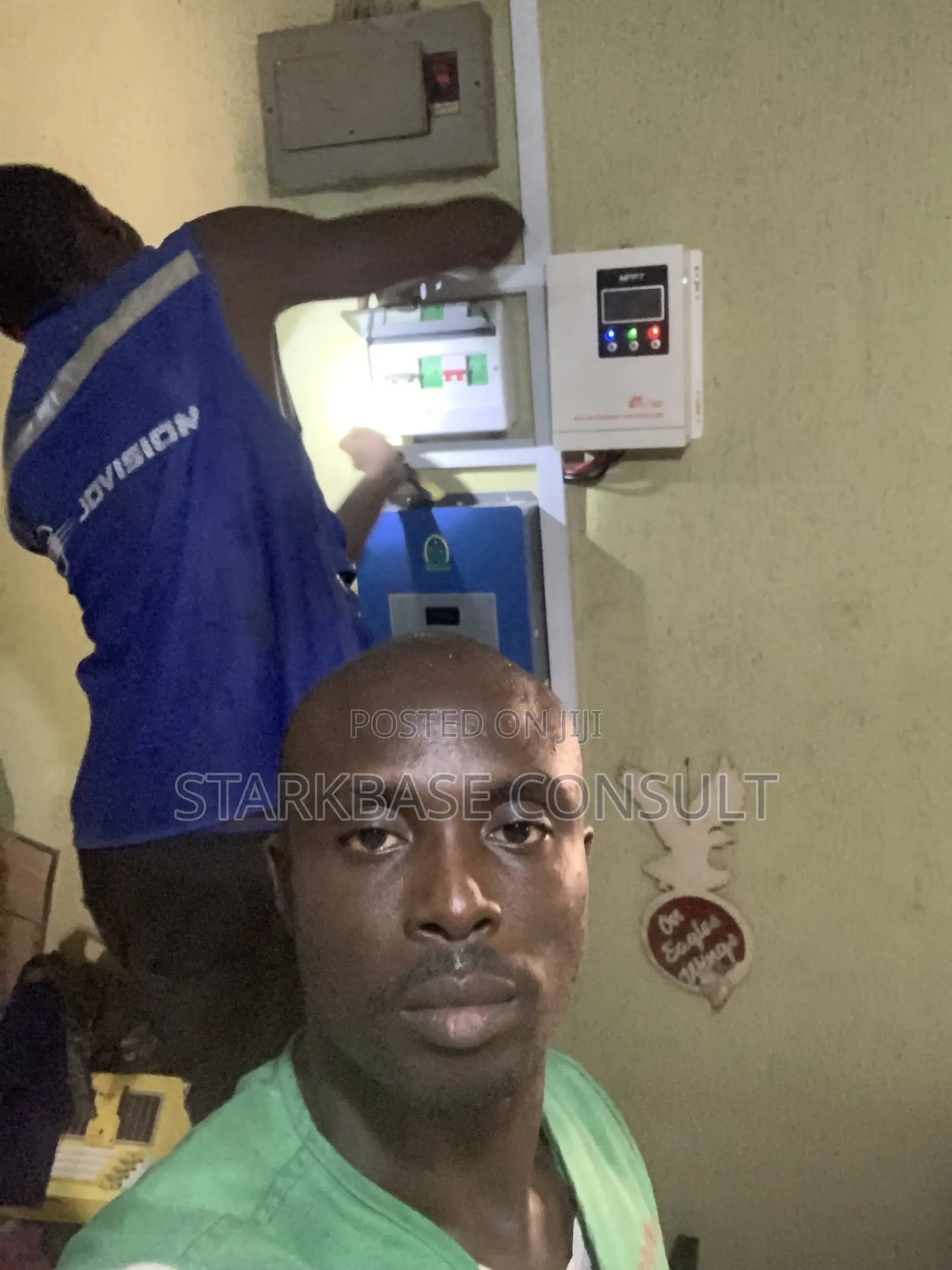 Solar Power Inverter System