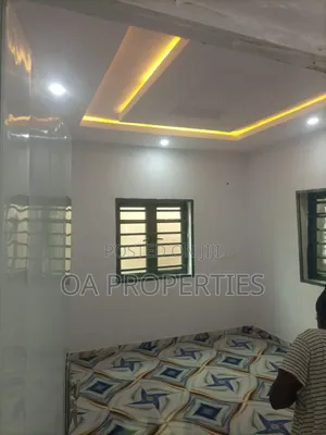 1bdrm Room & Parlour in Balogun Aliri, Off for rent