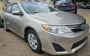 Toyota Camry 2014 Gold