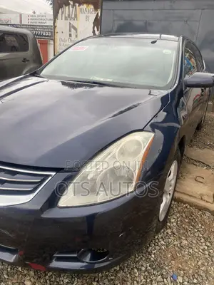 Nissan Altima 2.5 S Coupe CVT 2010 Blue