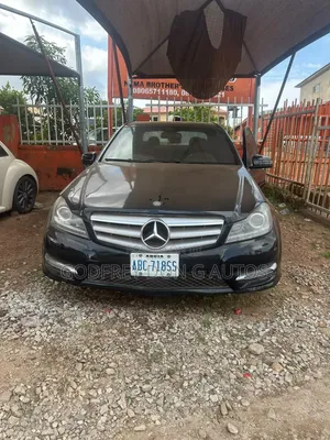 Mercedes-Benz C300 2010 Gray