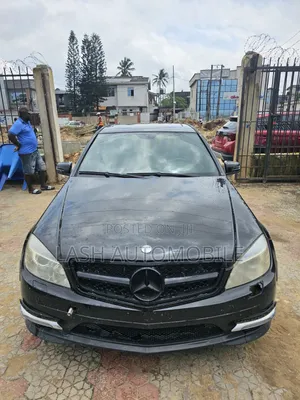 Mercedes-Benz C300 2010 Black