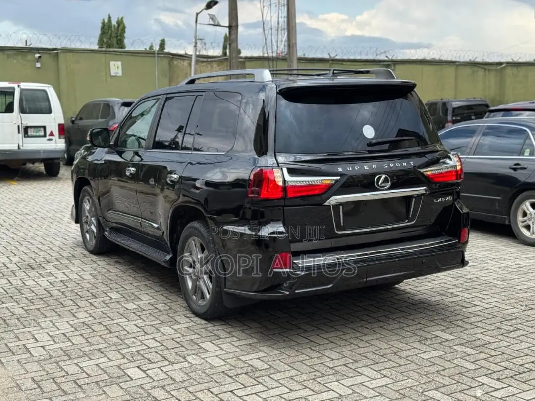 Lexus LX 570 2010 Black