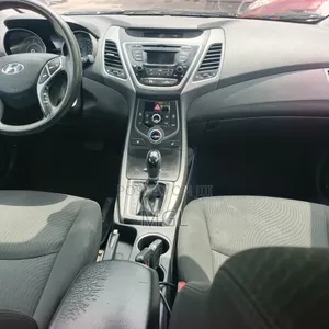 Hyundai Elantra 2011 White