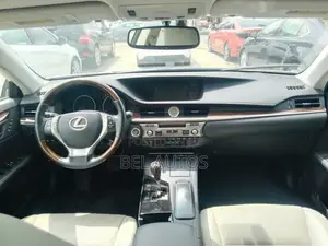 Lexus ES 2015 White