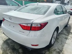 Lexus ES 2015 White