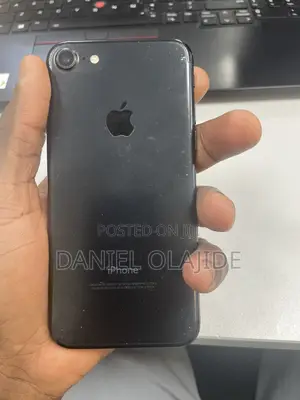 Apple iPhone 7 32 GB Black