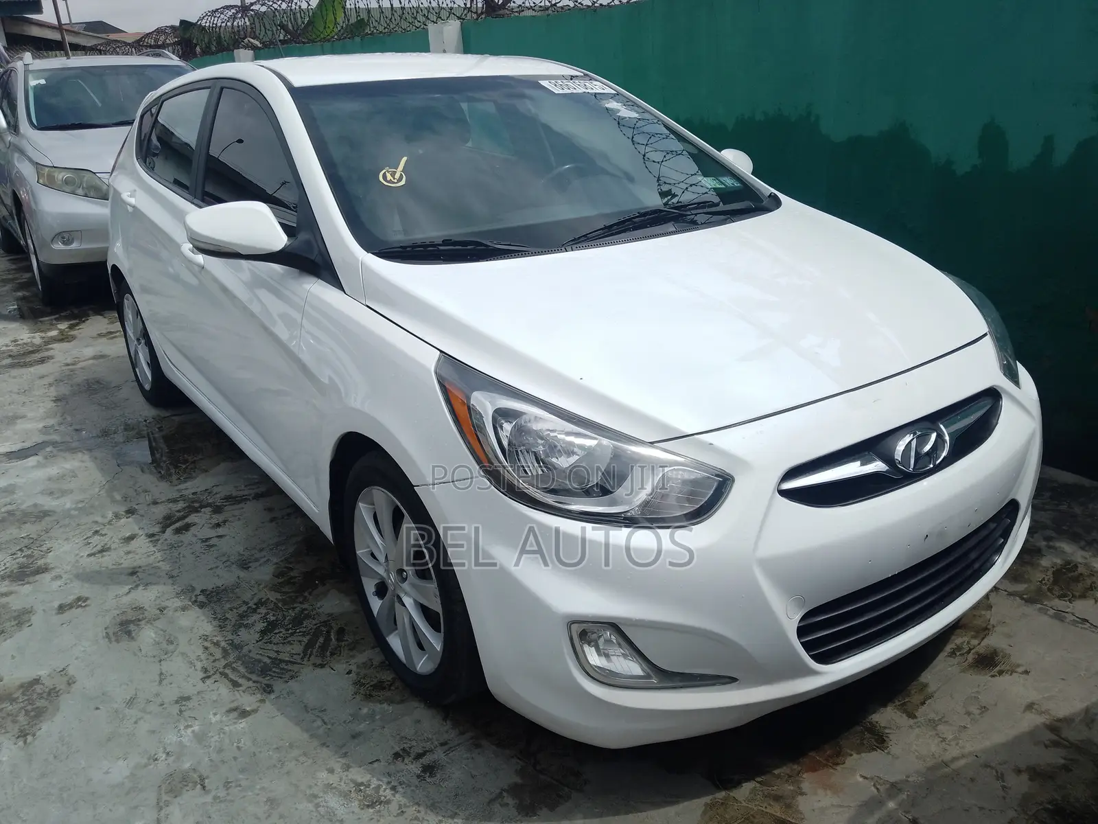 Hyundai Accent SE 2013 White