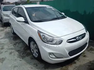 Hyundai Accent SE 2013 White