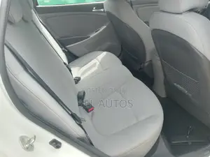 Hyundai Accent SE 2013 White