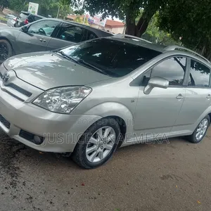 Toyota Verso 2009 Silver