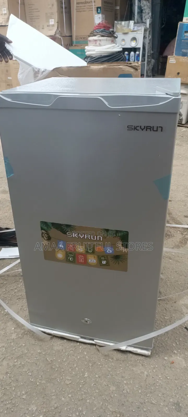 Skyrun Table Top Fridge 90litres