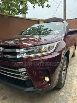 Toyota Highlander XLE 4dr SUV (3.5L 6cyl 6A) 2014 Burgundy