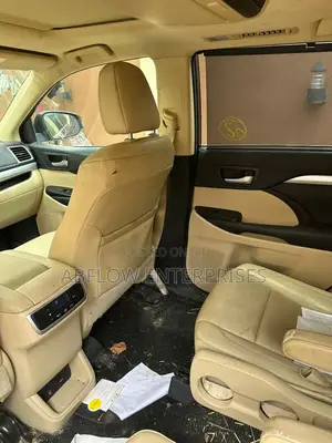 Toyota Highlander XLE 4dr SUV (3.5L 6cyl 6A) 2014 Burgundy