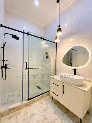 Trim Black Shower Cubicle