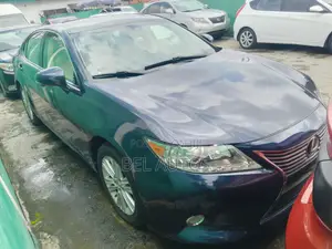 Lexus ES 2013 Blue
