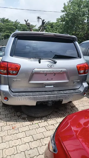 Toyota Sequoia 2010 Silver