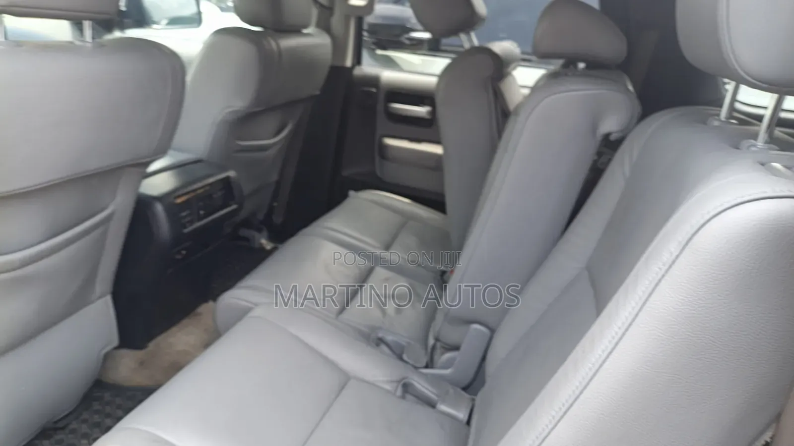Toyota Sequoia 2010 Silver