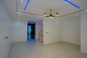 4bdrm Townhouse/Terrace in Lafiaji Lekki, Ogudu GRA for sale