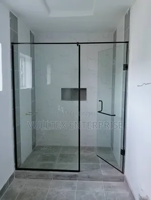 Wall to Wall Glass Cubicle