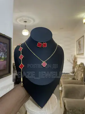 High Quality Clover Necklace ,Bracelet and Earring Set