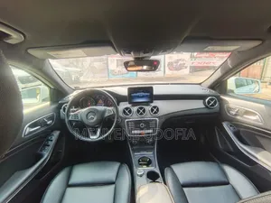 Mercedes-Benz GLA-Class 2019 White